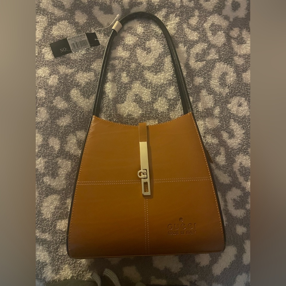 Vintage Italian Gucci Handbag with shoulder bag